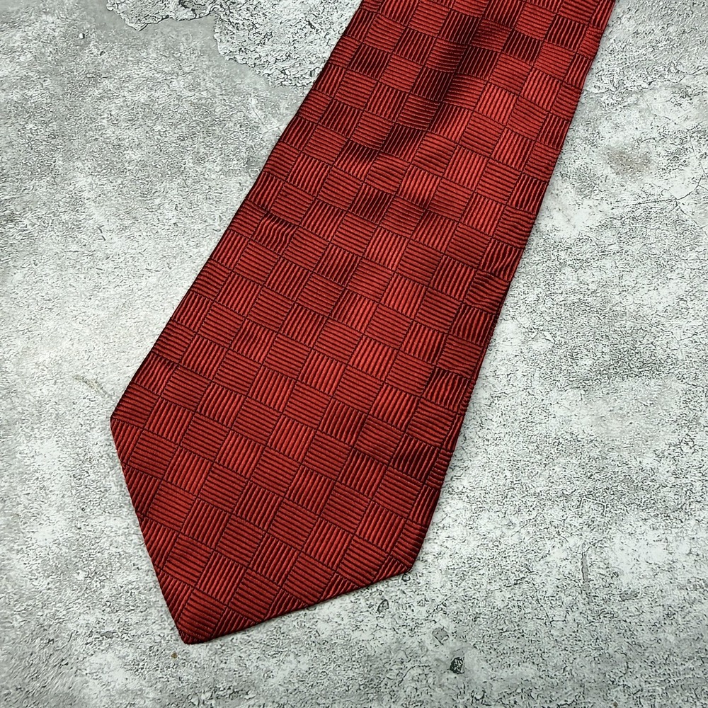 Tommy Hilfiger Silk Tie Mens One Size Red Geometric Pointed Made In USA Necktie